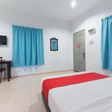 Alpha Motel Пантай Ченанг Екстериор снимка