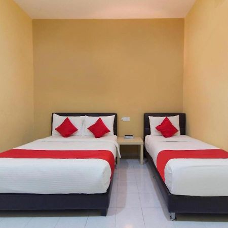 Alpha Motel Пантай Ченанг Екстериор снимка