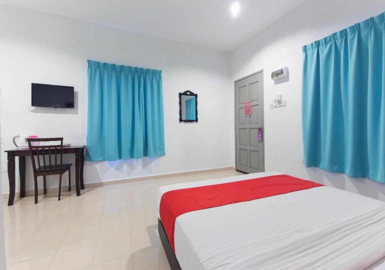 Alpha Motel Пантай Ченанг Екстериор снимка