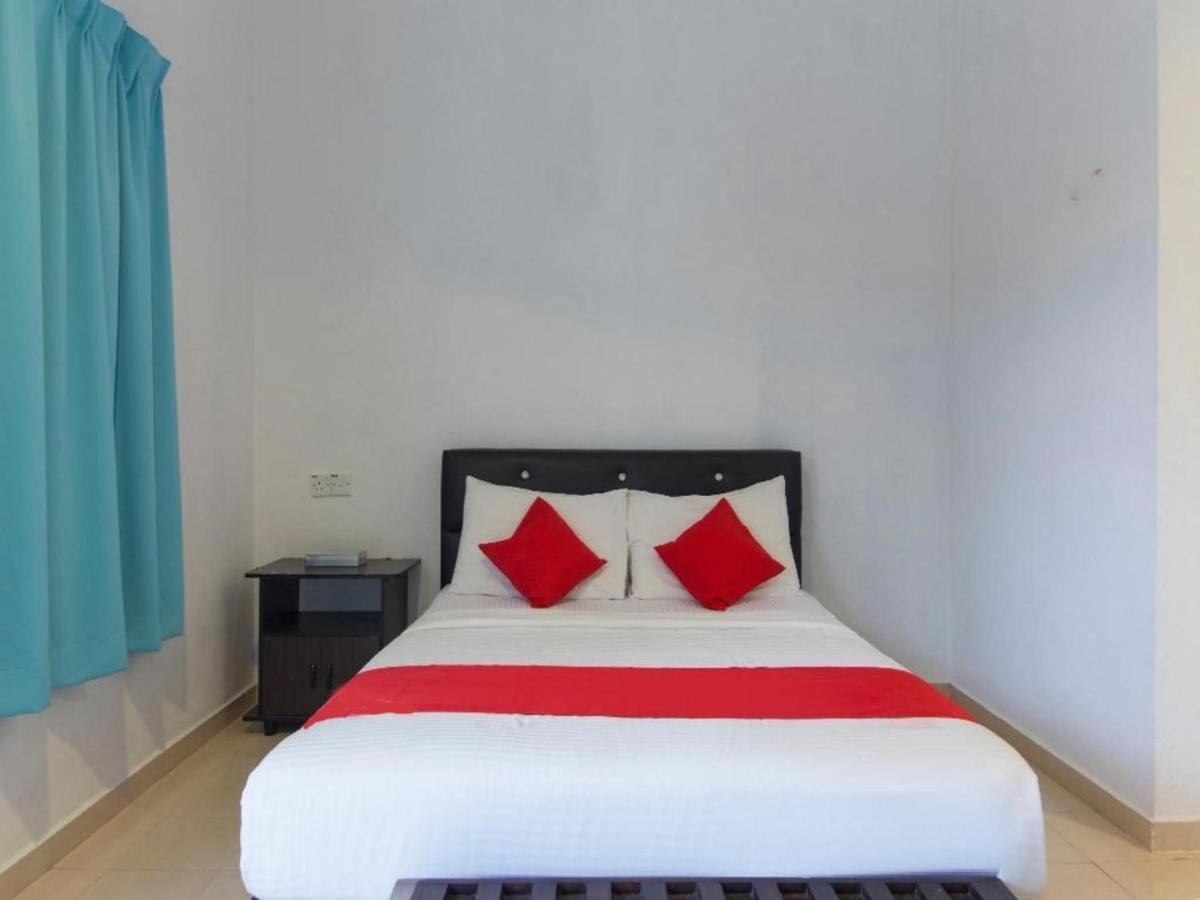 Alpha Motel Пантай Ченанг Екстериор снимка