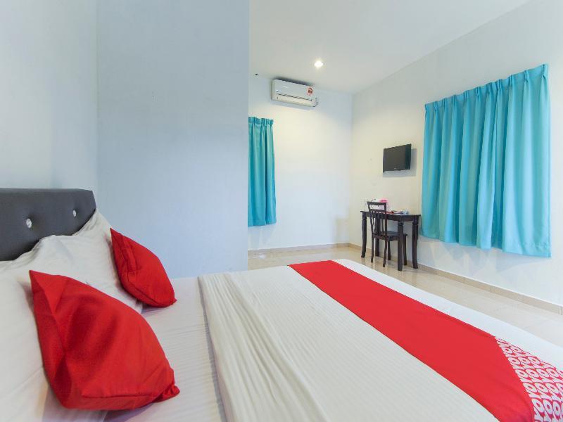 Alpha Motel Пантай Ченанг Екстериор снимка