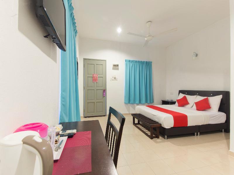 Alpha Motel Пантай Ченанг Екстериор снимка