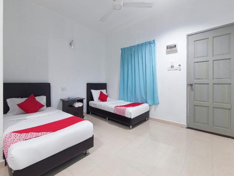 Alpha Motel Пантай Ченанг Екстериор снимка